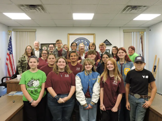 Commissioners recognize growth of 4-H in Hancock County